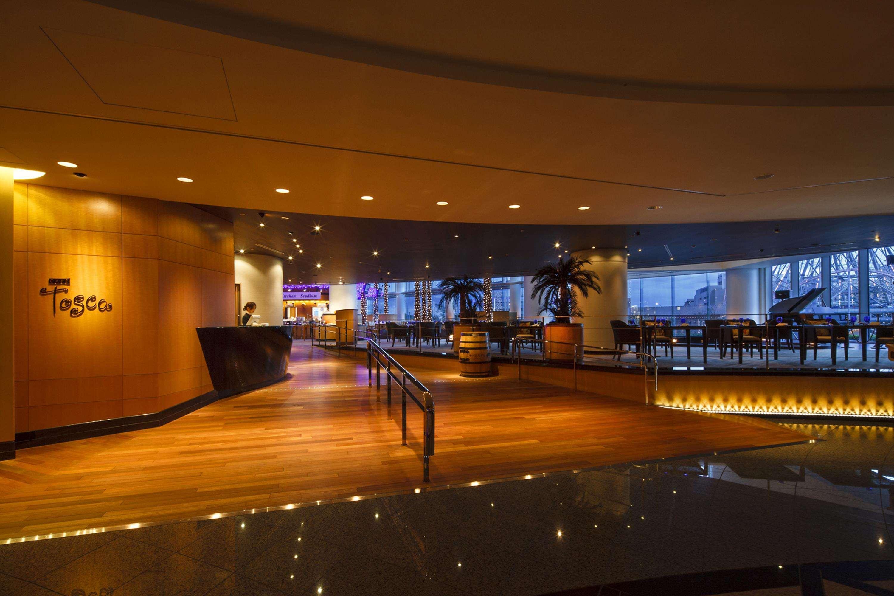The Yokohama Bay Hotel Tokyu Exterior foto The lobby of the hotel