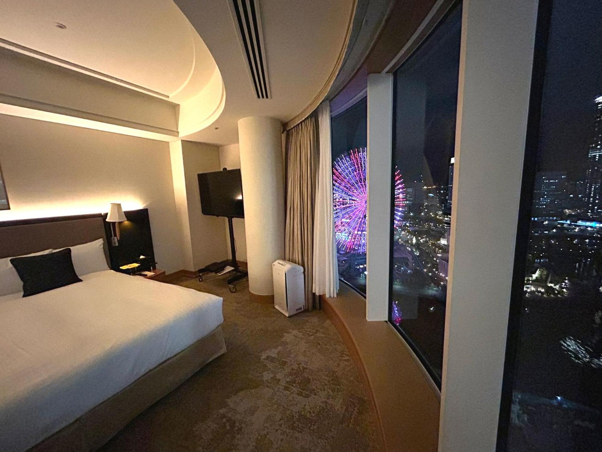 The Yokohama Bay Hotel Tokyu Exterior foto A bedroom at the hotel