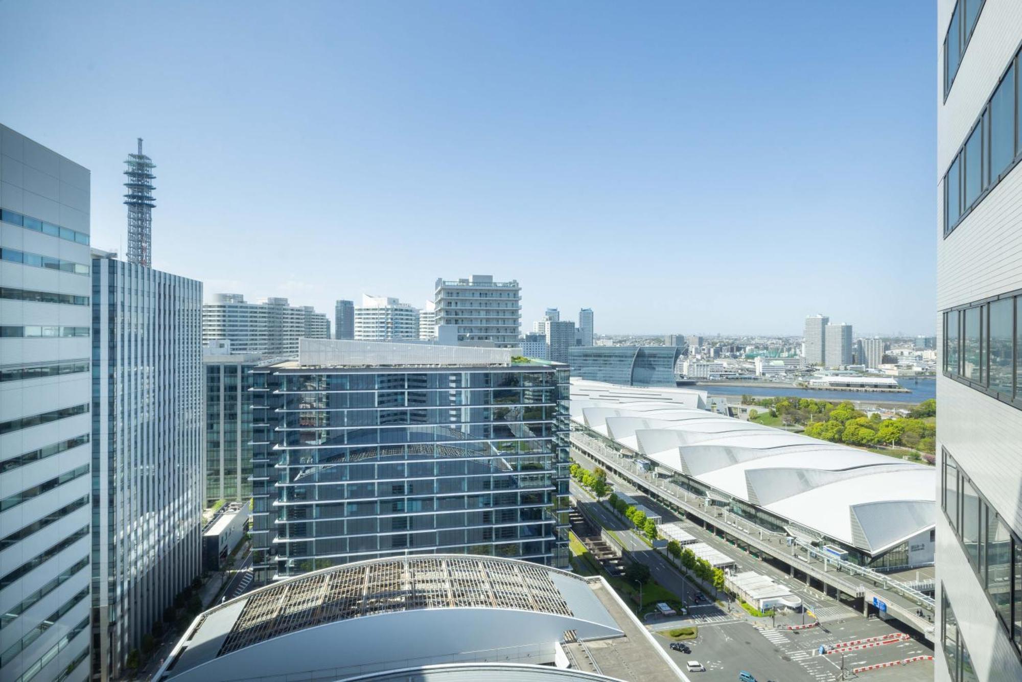 The Yokohama Bay Hotel Tokyu Exterior foto View of the campus