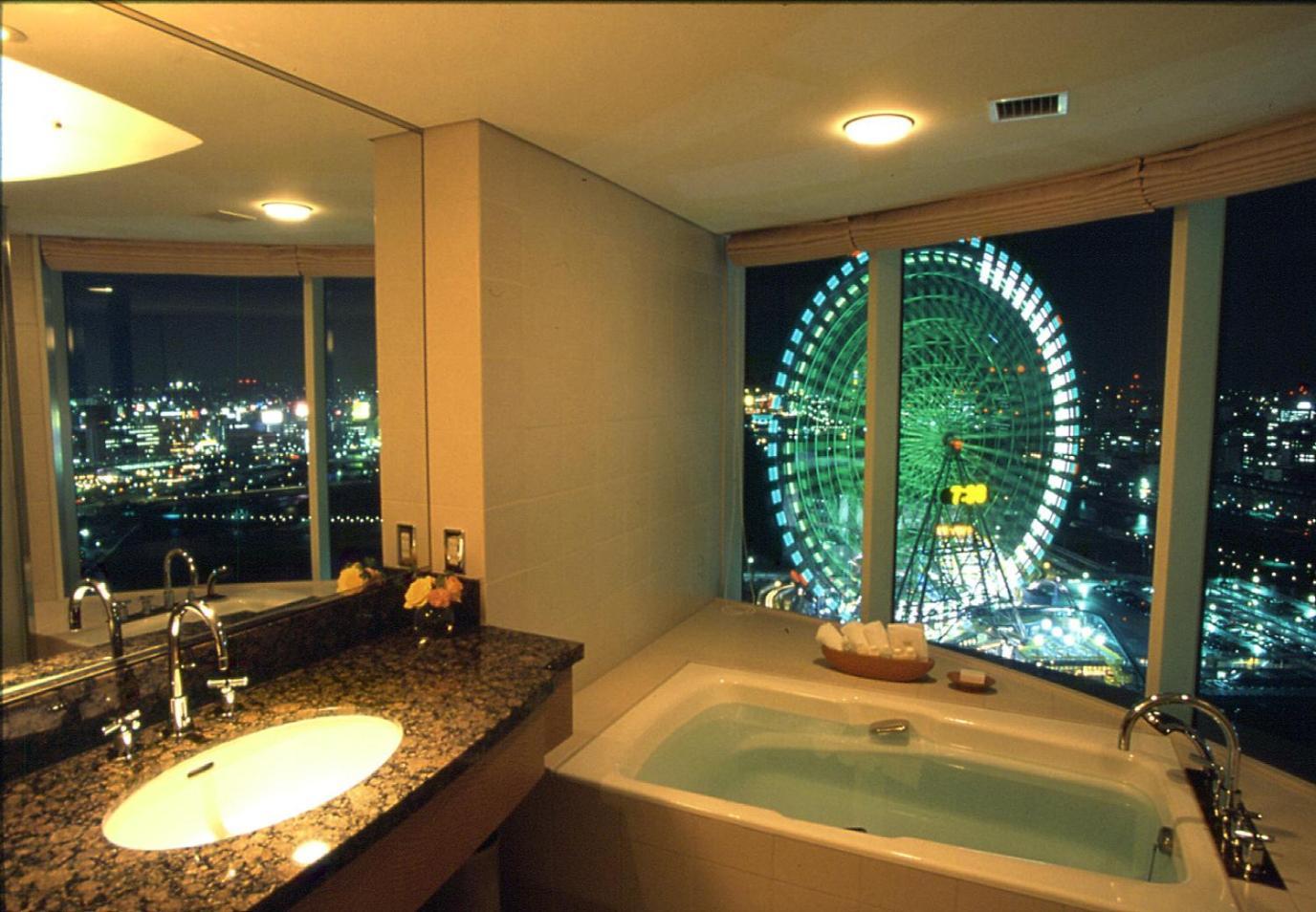 The Yokohama Bay Hotel Tokyu Exterior foto